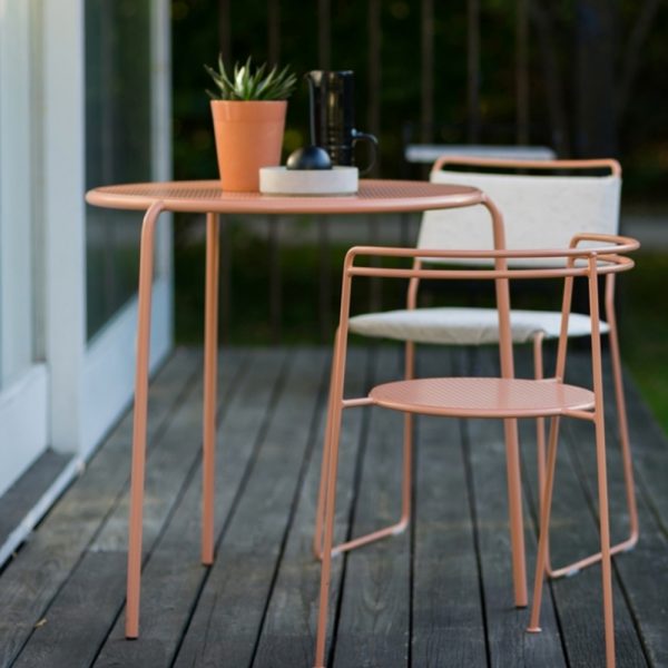 point chair and table peach